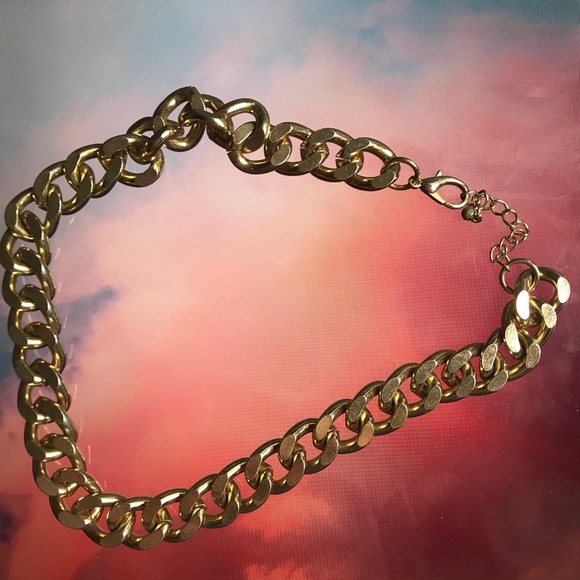 Forever 21 Gold Chunky Chain Necklace - Picture 2 of 4
